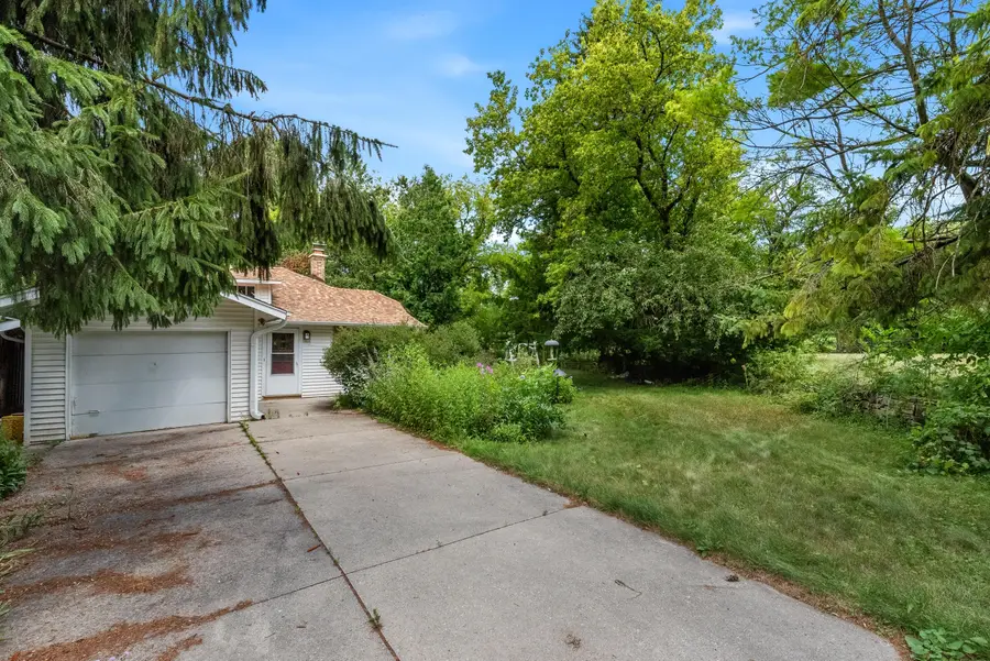 500 W Riverview Dr, Glendale, WI 53209 - #2