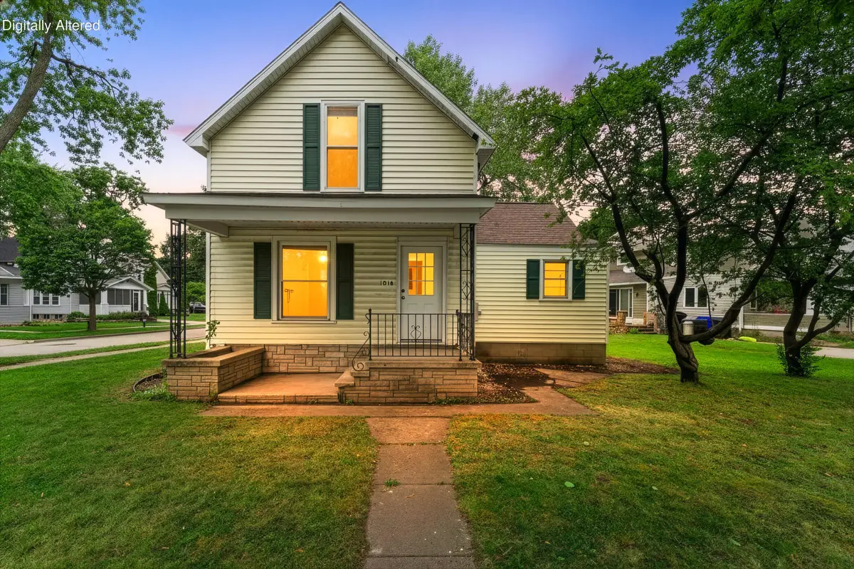 1016 E Vine St, Appleton, WI 54911 - #1
