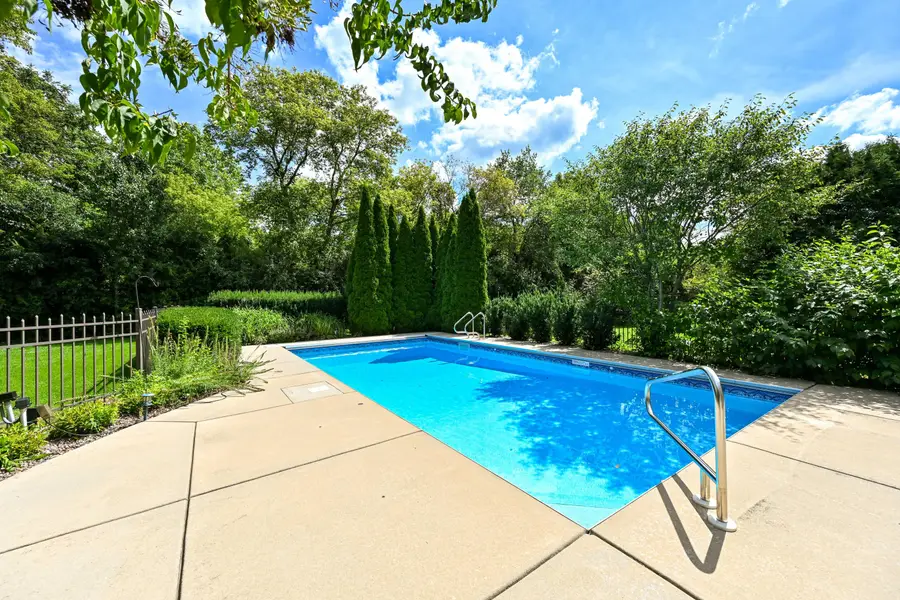 9558 S Fairway Cir, Franklin, WI 53132 - #3
