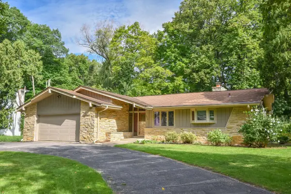 12810 W Meadow Ln, New Berlin, WI 53151