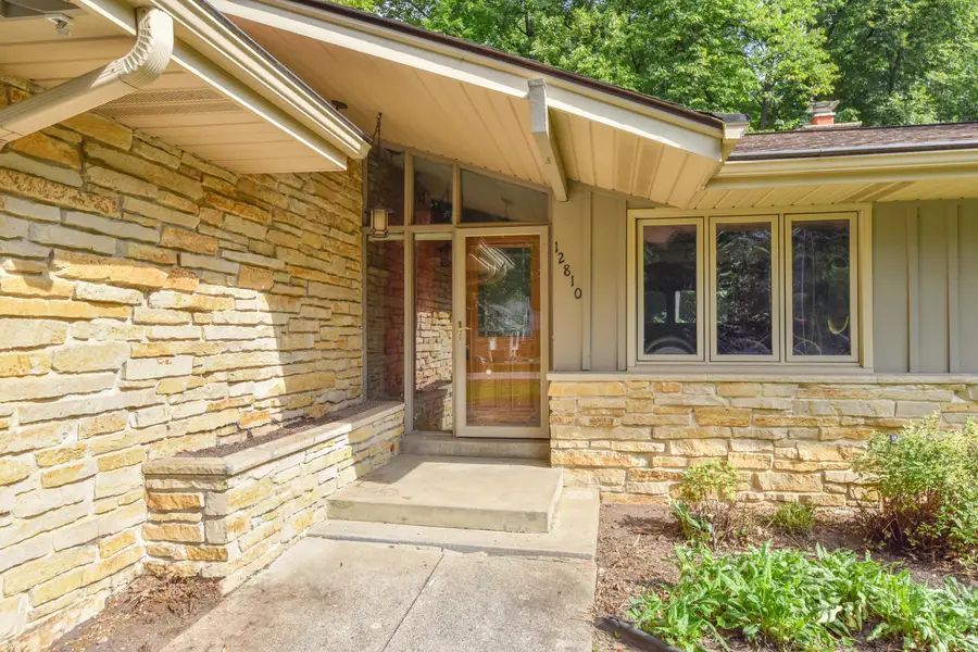 12810 W Meadow Ln, New Berlin, WI 53151 - #2