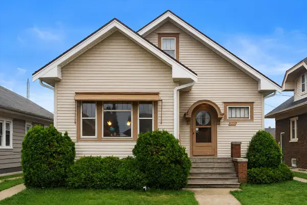 2610 Lasalle St, Racine, WI 53402
