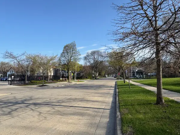 2228 N Palmer St, Milwaukee, WI 53212