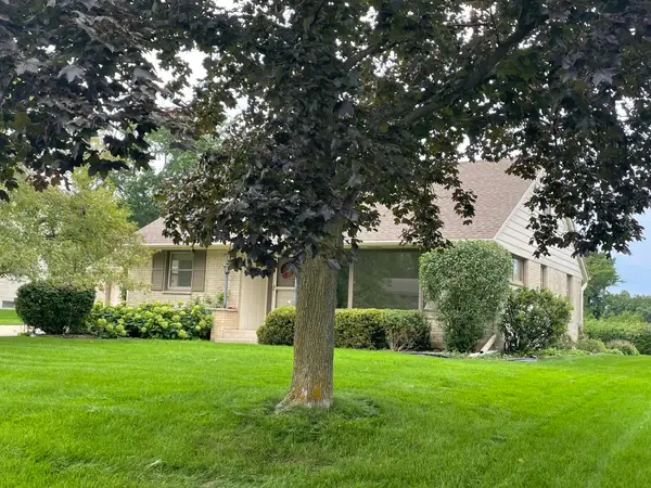 12720 W Eden Trl, New Berlin, WI 53151