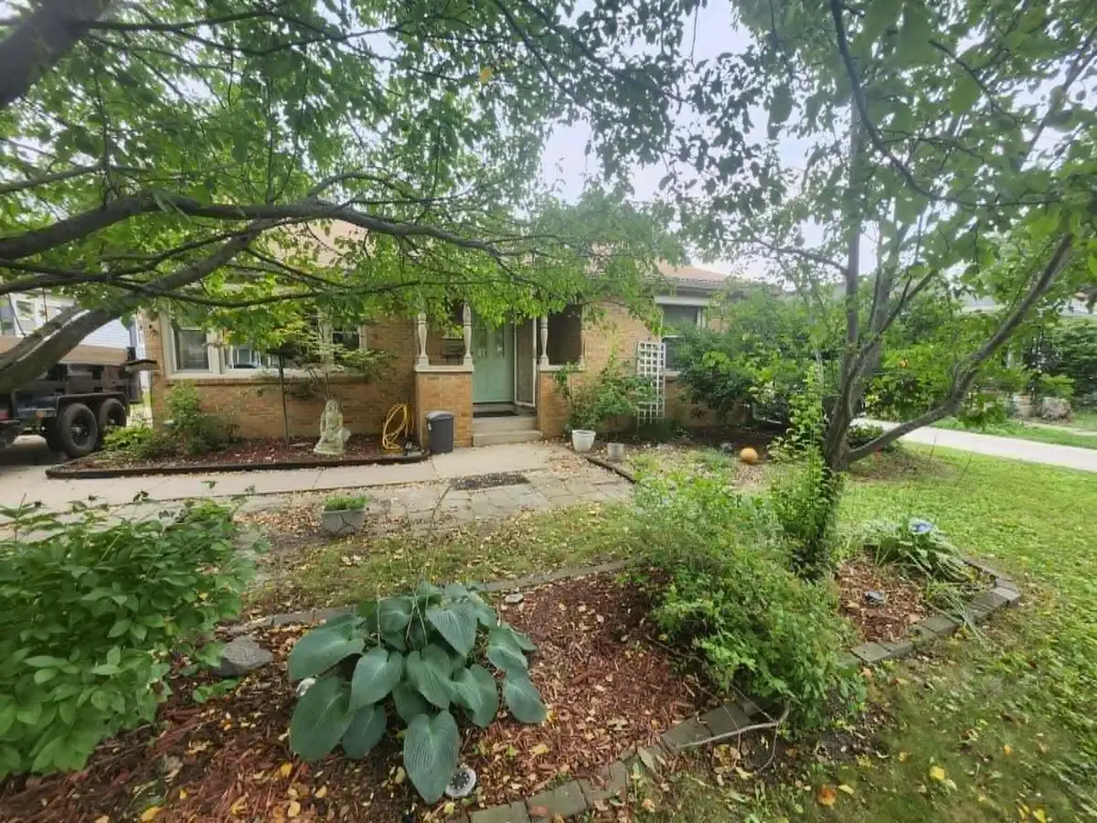 918 Oregon St, Racine, WI 53405 - #1