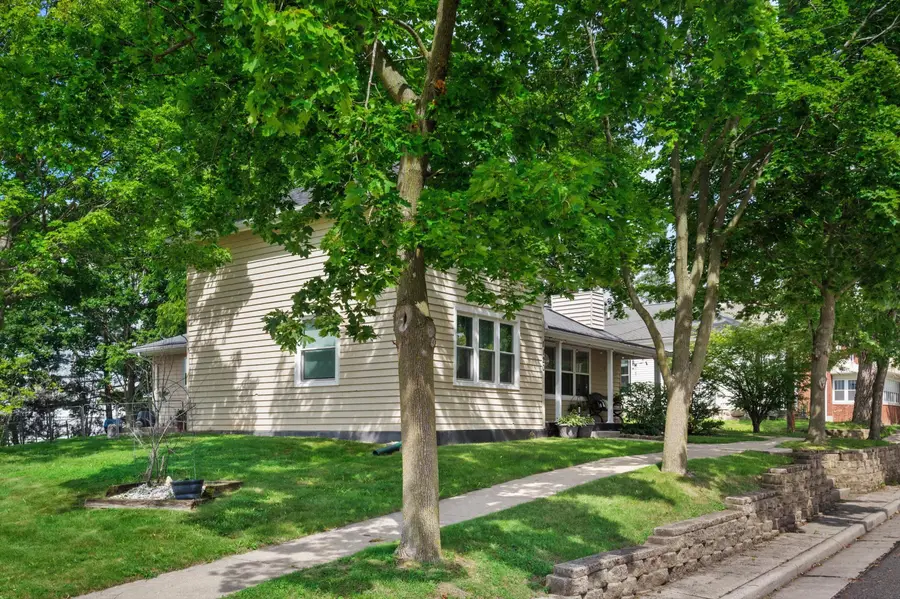 1120 11th Ave, Union Grove, WI 53182 - #2