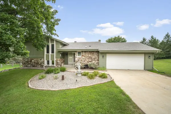 W249S7055 Sugar Maple Dr, Vernon, WI 53189