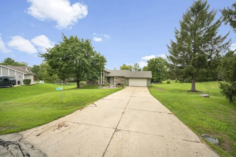 W249S7055 Sugar Maple Dr, Vernon, WI 53189 - #2