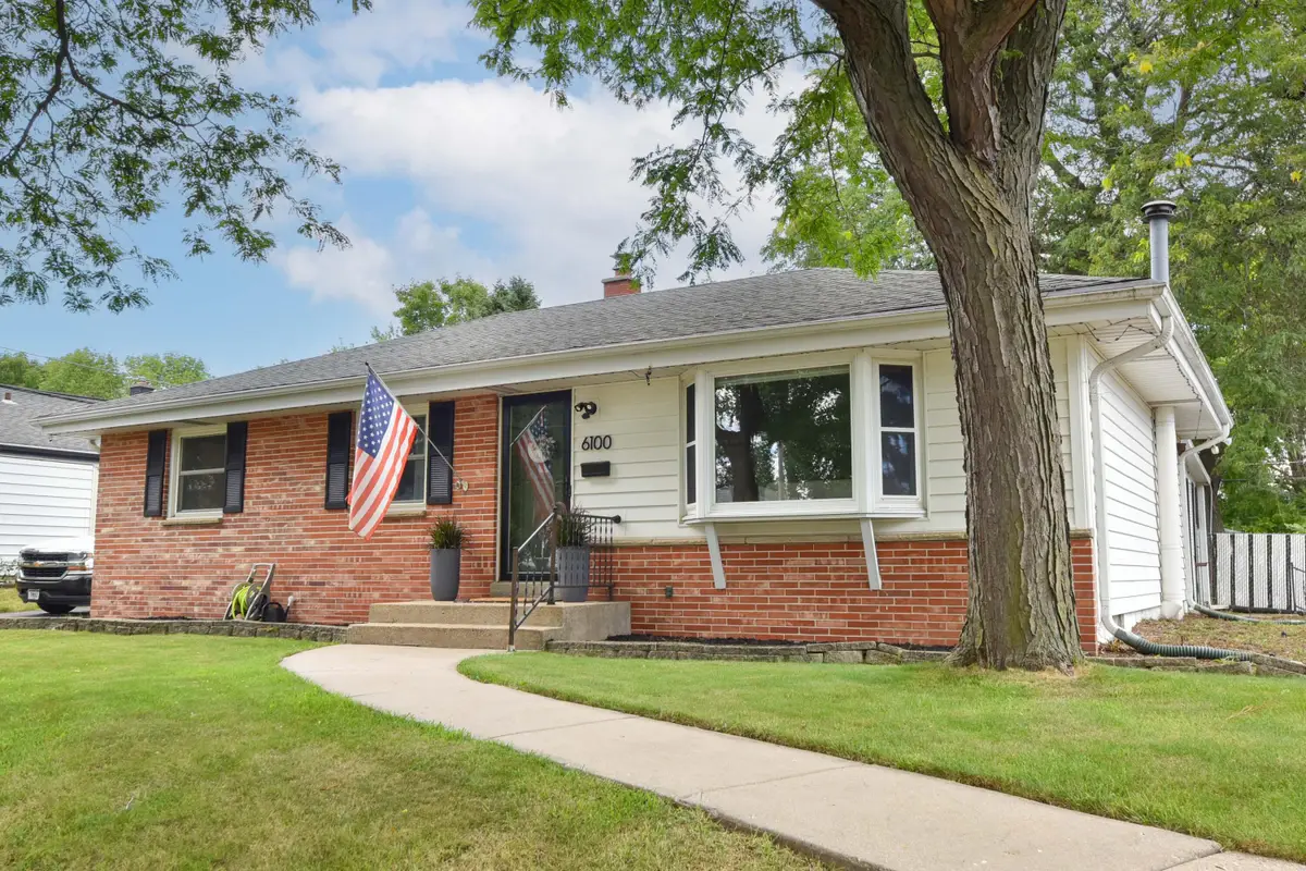 6100 W Hustis St, Milwaukee, WI 53223 - #1