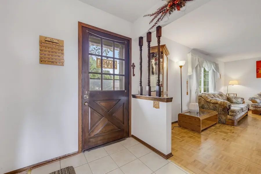 2721 Minot Ln, Waukesha, WI 53188 - #3