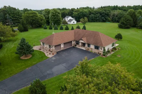 W5355 Gladhurst Ln, La Grange, WI 53121