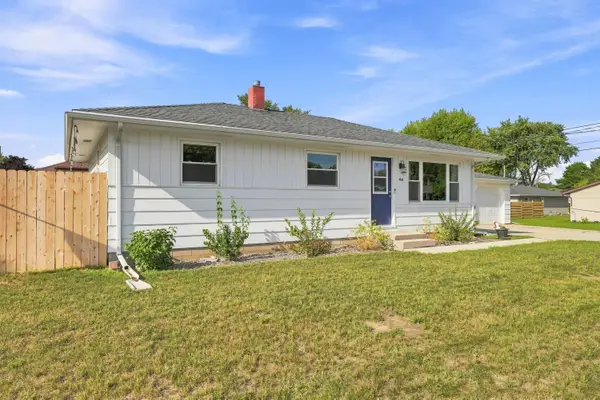 4016 Wildwood Dr, Manitowoc, WI 54220