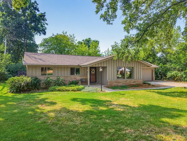 345 S Beaumont Ave, Brookfield, WI 53005