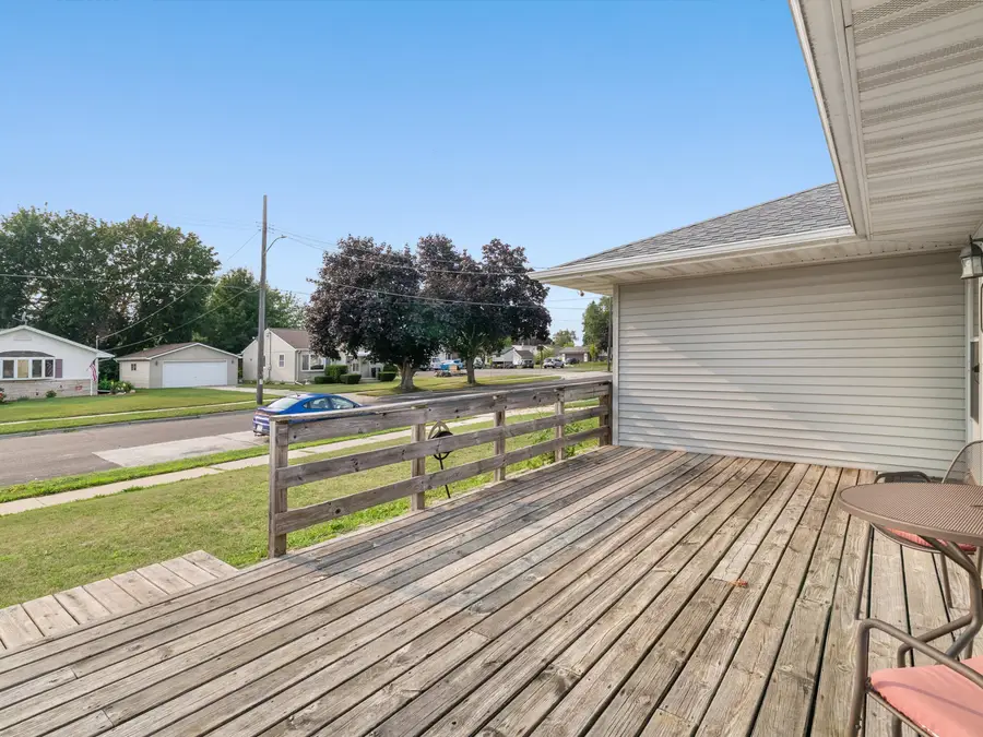 1217 S 25th St, Manitowoc, WI 54220 - #3