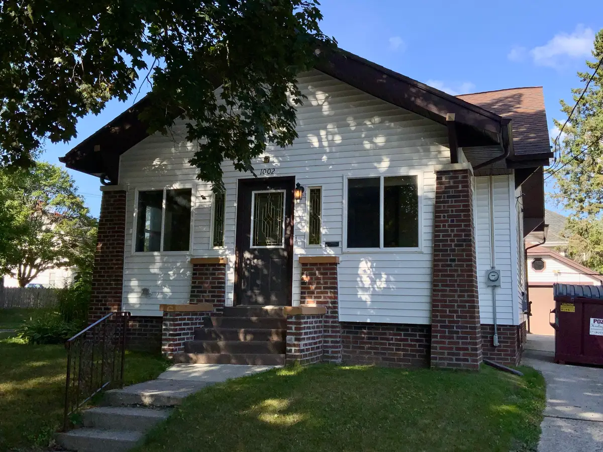 1002 N 16th St, Manitowoc, WI 54220 - #1