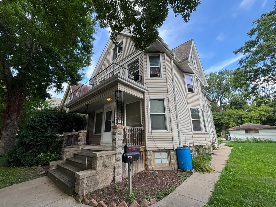 1060 N 47th St, Milwaukee, WI 53208 - #2