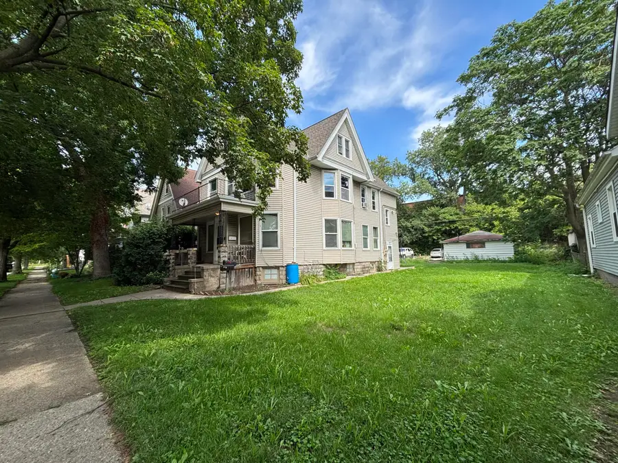 1060 N 47th St, Milwaukee, WI 53208 - #3
