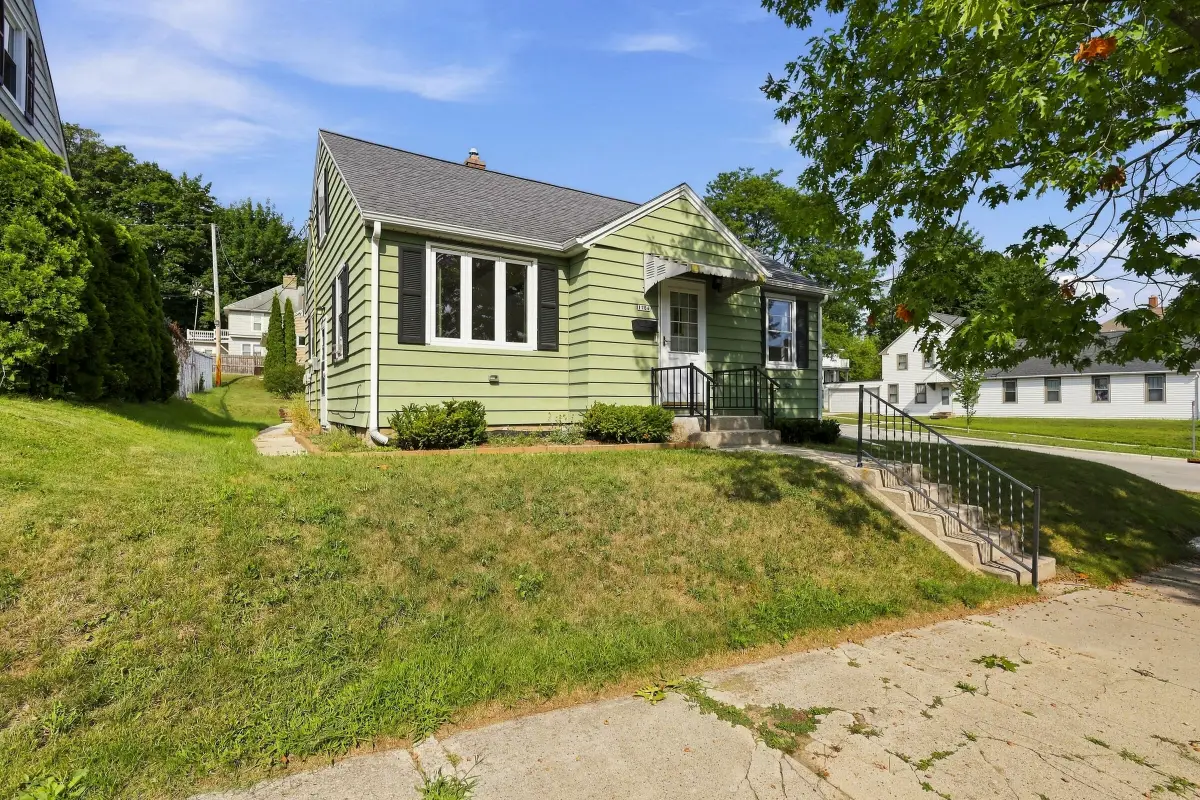 1704 S 9th St, Sheboygan, WI 53081 - #1