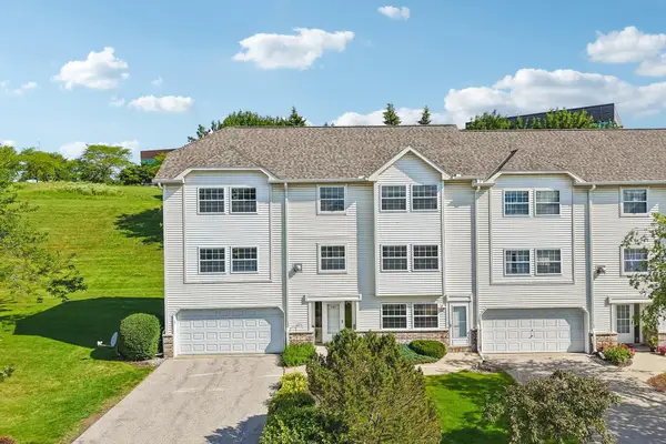 325 Kristin Ct W, Brookfield, WI 53045