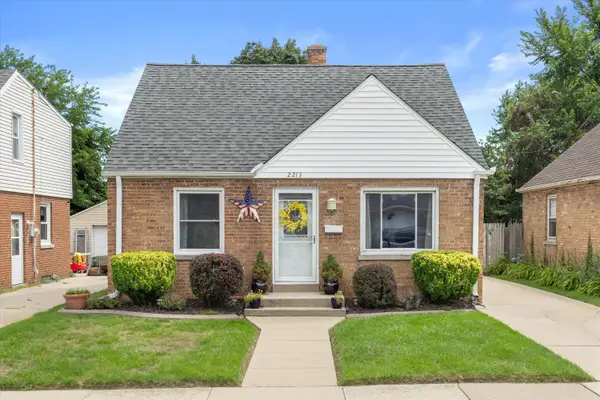 2213 Shoop St, Racine, WI 53404