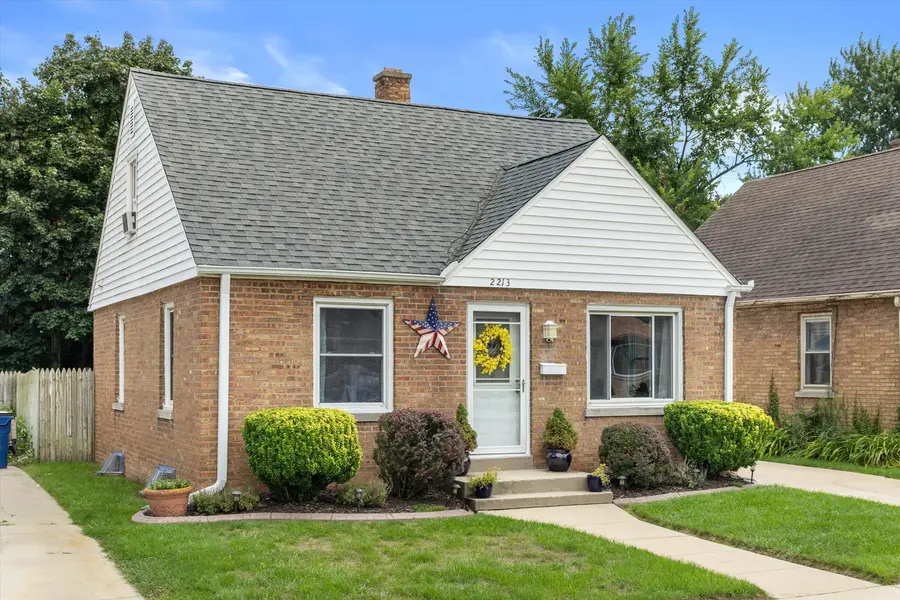 2213 Shoop St, Racine, WI 53404 - #2