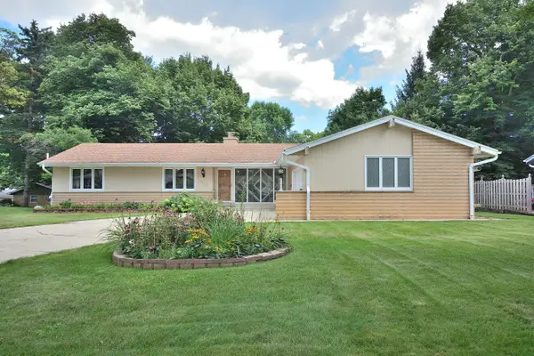 5222 S 20th St, Milwaukee, WI 53221
