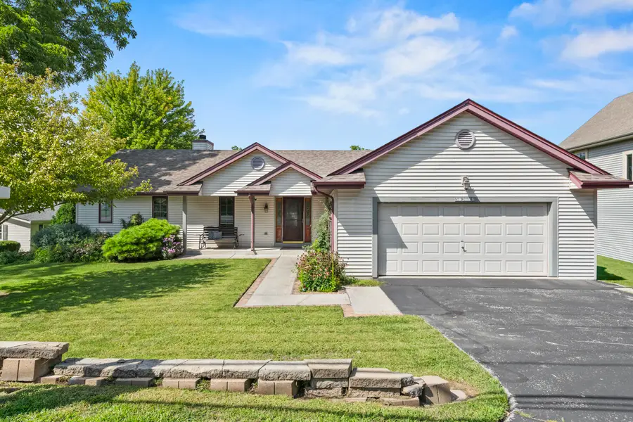 N26W27080 Prospect Ave, Pewaukee, WI 53072 - #2