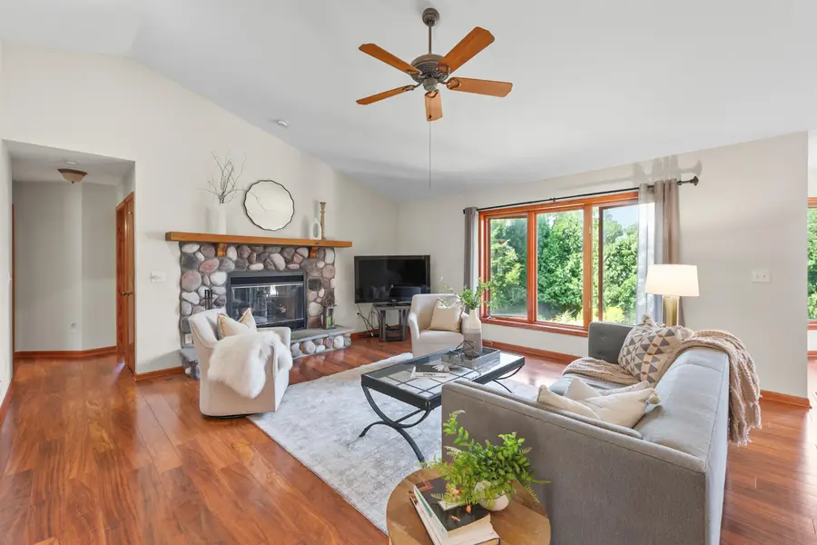N26W27080 Prospect Ave, Pewaukee, WI 53072 - #3
