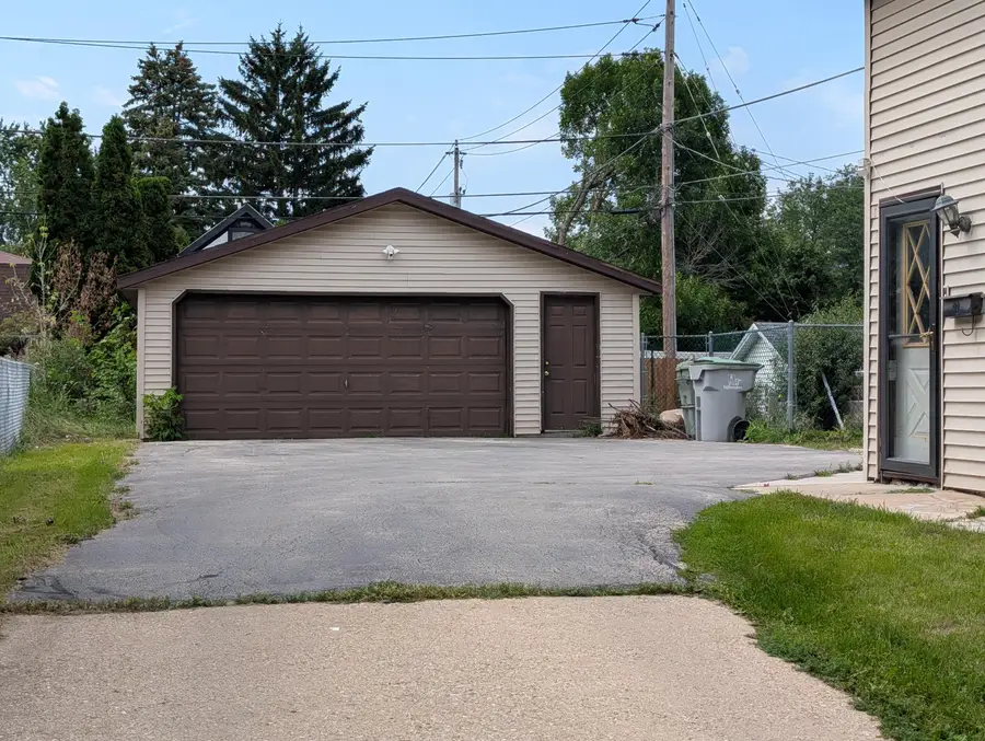157 N Hawley Rd, Milwaukee, WI 53213 - #3