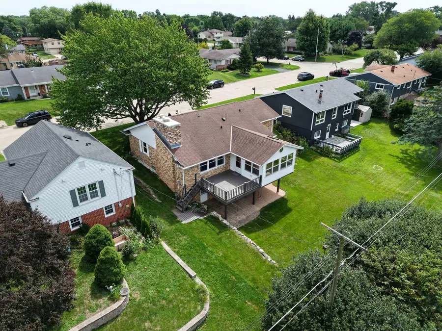1416 Spring Valley Dr, Racine, WI 53405 - #3
