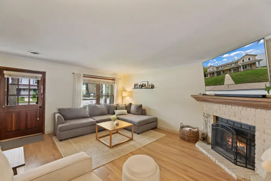 2020 Woodburn Rd, Waukesha, WI 53188 - #3