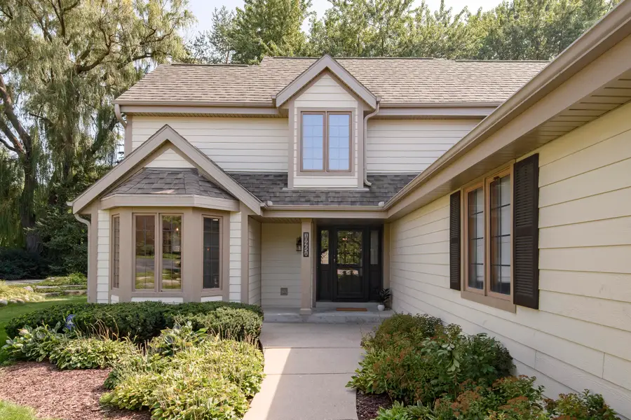 18465 St Andrew Ct, Brookfield, WI 53045 - #2