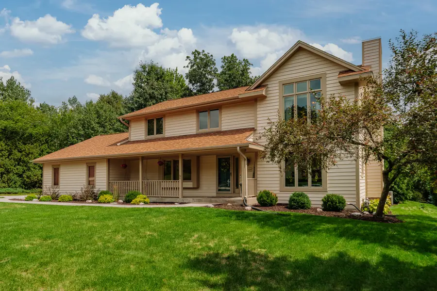 W237N3390 Five Fields Rd, Pewaukee, WI 53072 - #3