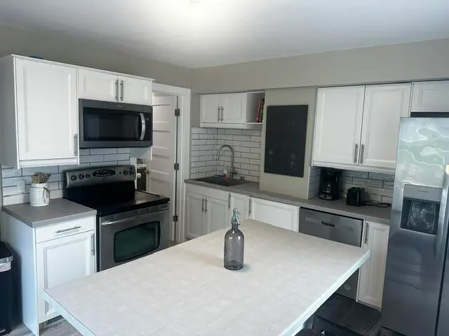 504 Washington Ct, Sheboygan, WI 53081 - #3