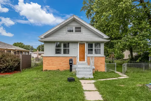 2436 E Whittaker Ave, Saint Francis, WI 53235