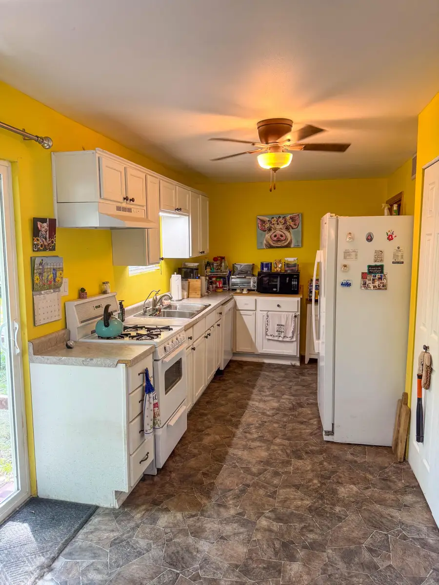2908 Circle Dr, Burlington, WI 53105 - #2