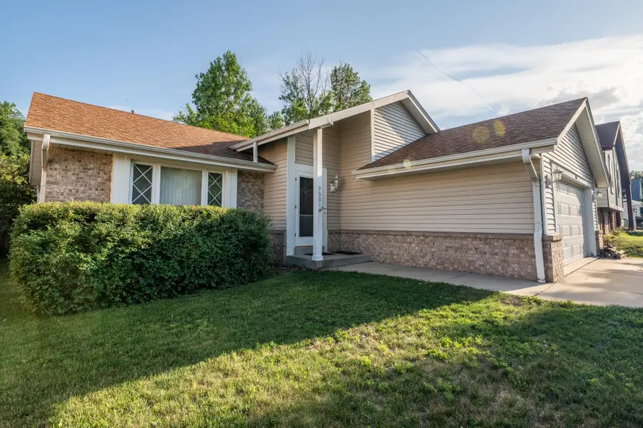 9601 W Darnel Ave, Milwaukee, WI 53224 - #2