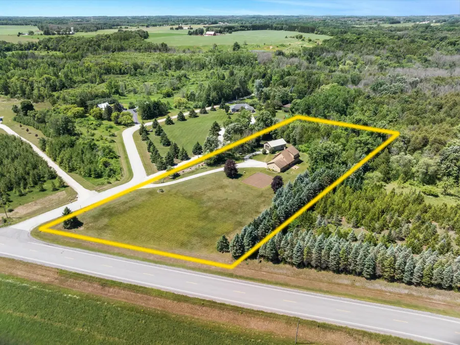3418 W Twin Ln, Two Rivers, WI 54241 - #2