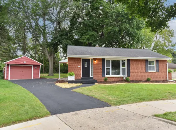 3675 S Taylor Ct, Milwaukee, WI 53207