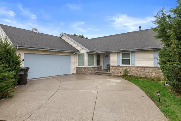4102 W Minnesota Ct, Franklin, WI 53132
