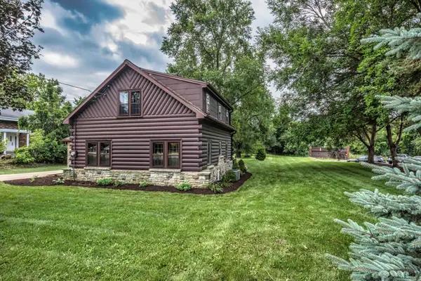1541 E Racine Ave, Waukesha, WI 53186
