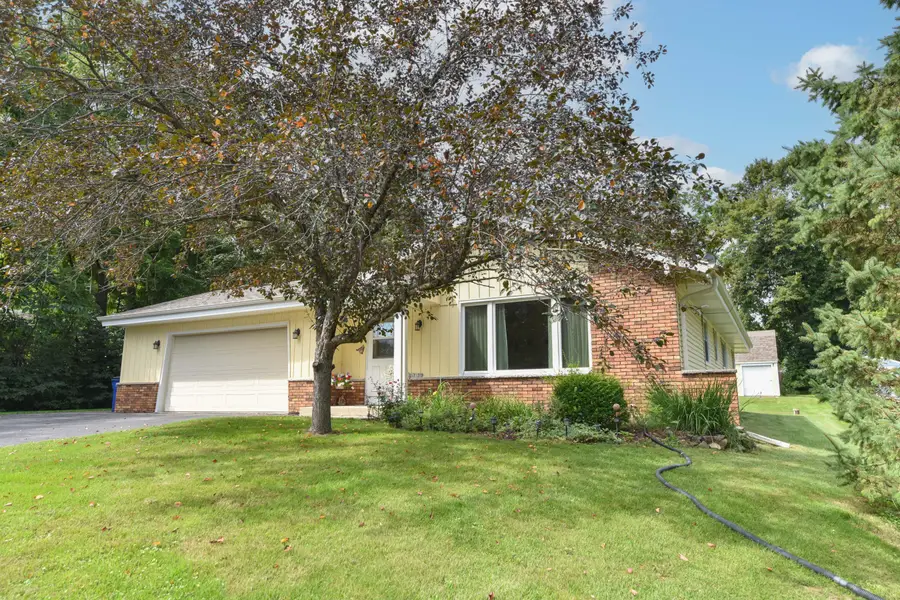 W193S7137 Hillview Dr, Muskego, WI 53150 - #2