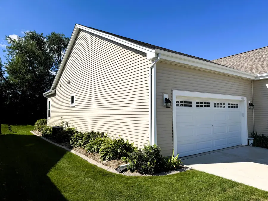 259 Silver Lake Trl, Oconomowoc, WI 53066 - #3