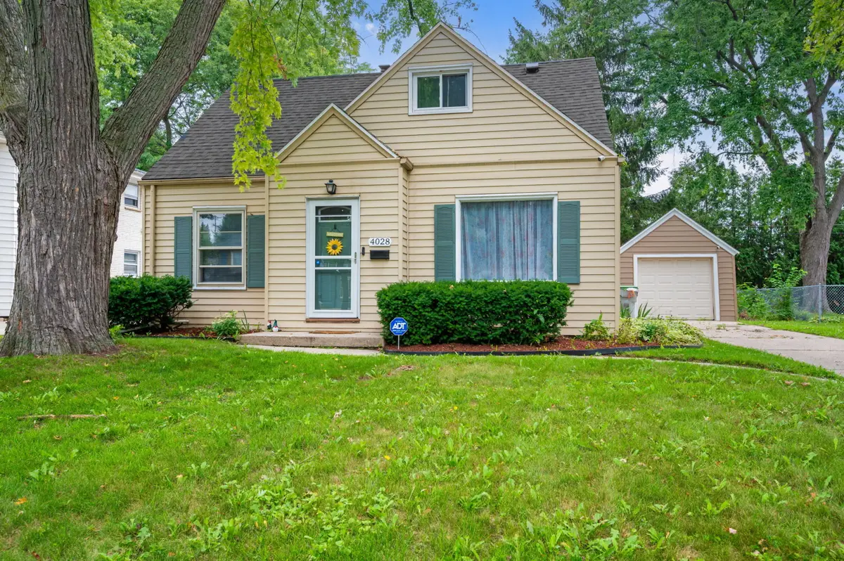 4028 N 83rd St, Milwaukee, WI 53222 - #1