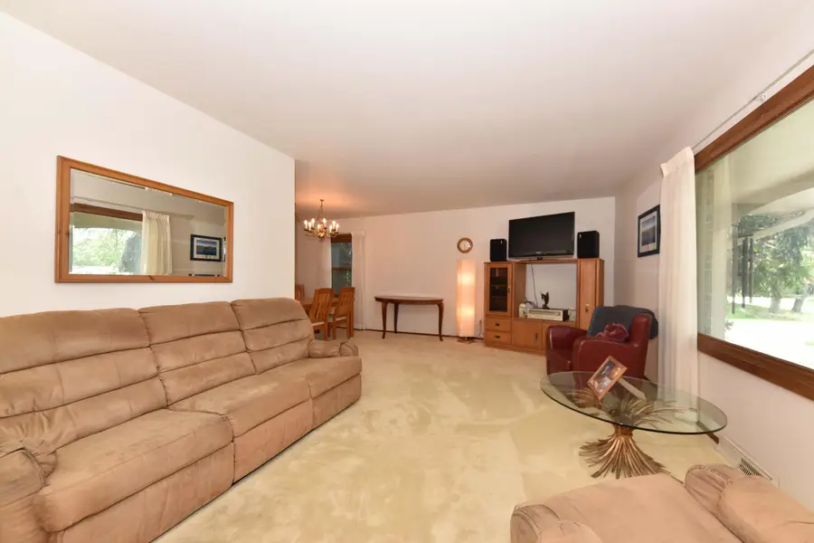 12450 W Ohio Dr, New Berlin, WI 53151 - #3