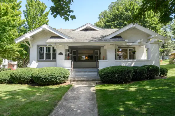 121 N Hartwell Ave, Waukesha, WI 53186
