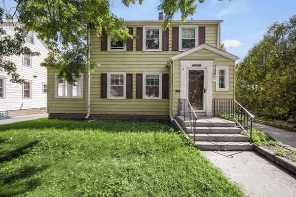 525 68th Pl, Kenosha, WI 53143