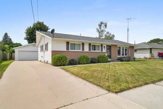 2015 Richmond Ave, Manitowoc, WI 54220