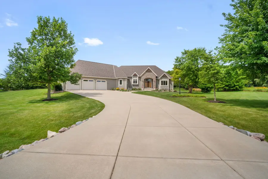 13445 N Laurel Ln, Mequon, WI 53097 - #2
