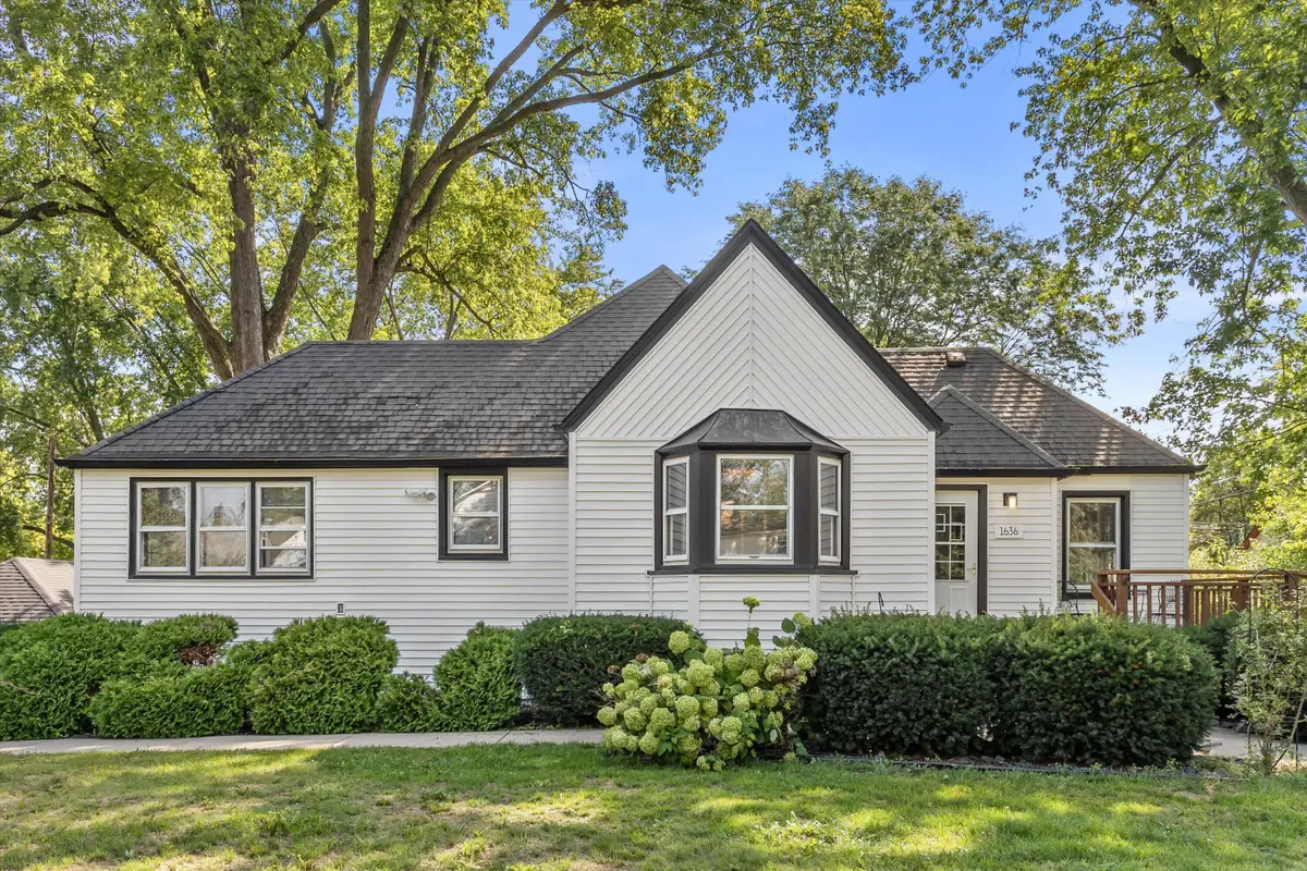1636 S Triangle Ave, New Berlin, WI 53151 - #1